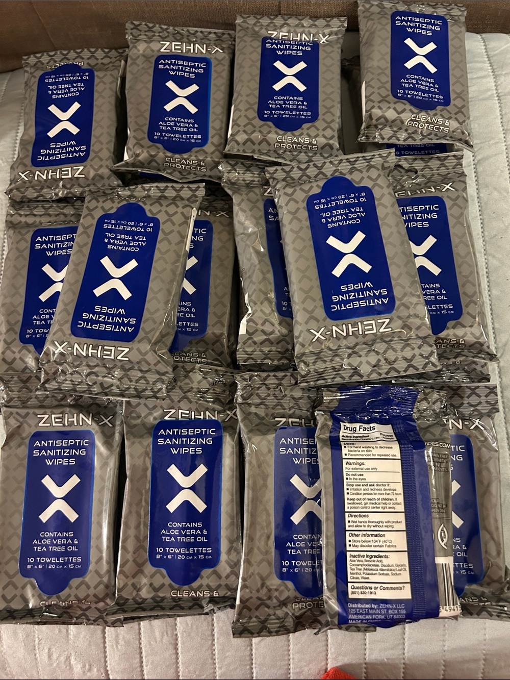 26 PACKS of 10 WIPES (200 Total) Antiseptic Sanitizing Wipes Contains Aloe Vera.